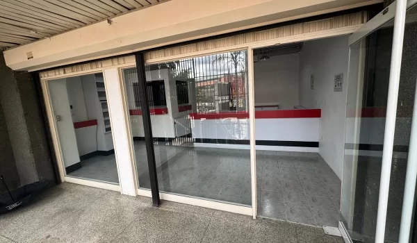Local Comercial - oficina en la principal de los Ruices-1